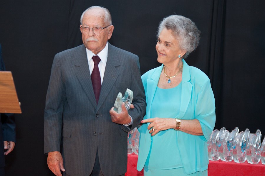 Homenageado Moacyr Carvalho Dias e esposa