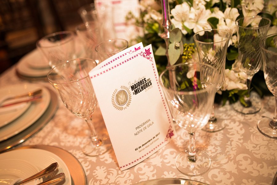 Mesa decorada para receber os convidados